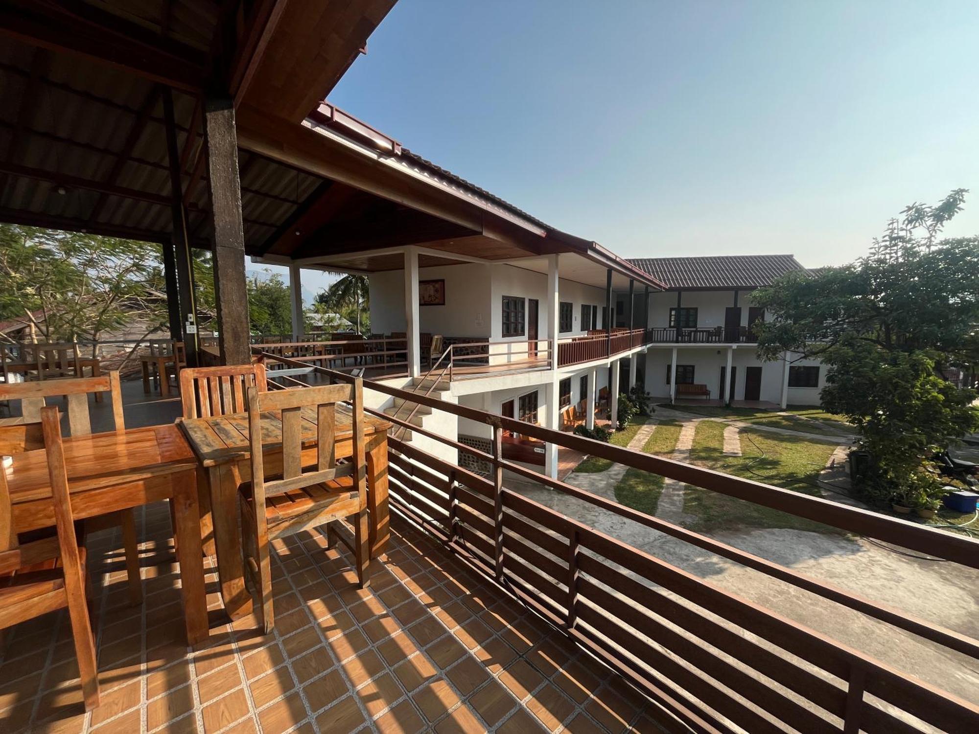 Sanhak Guesthouse 1 Ban Nahin-Nai Exterior photo