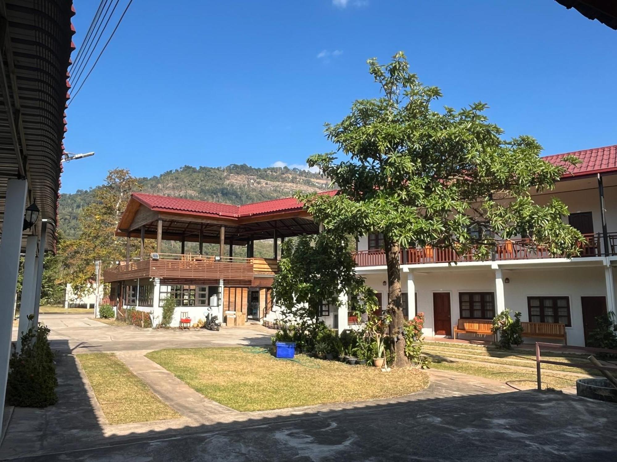 Sanhak Guesthouse 1 Ban Nahin-Nai Exterior photo