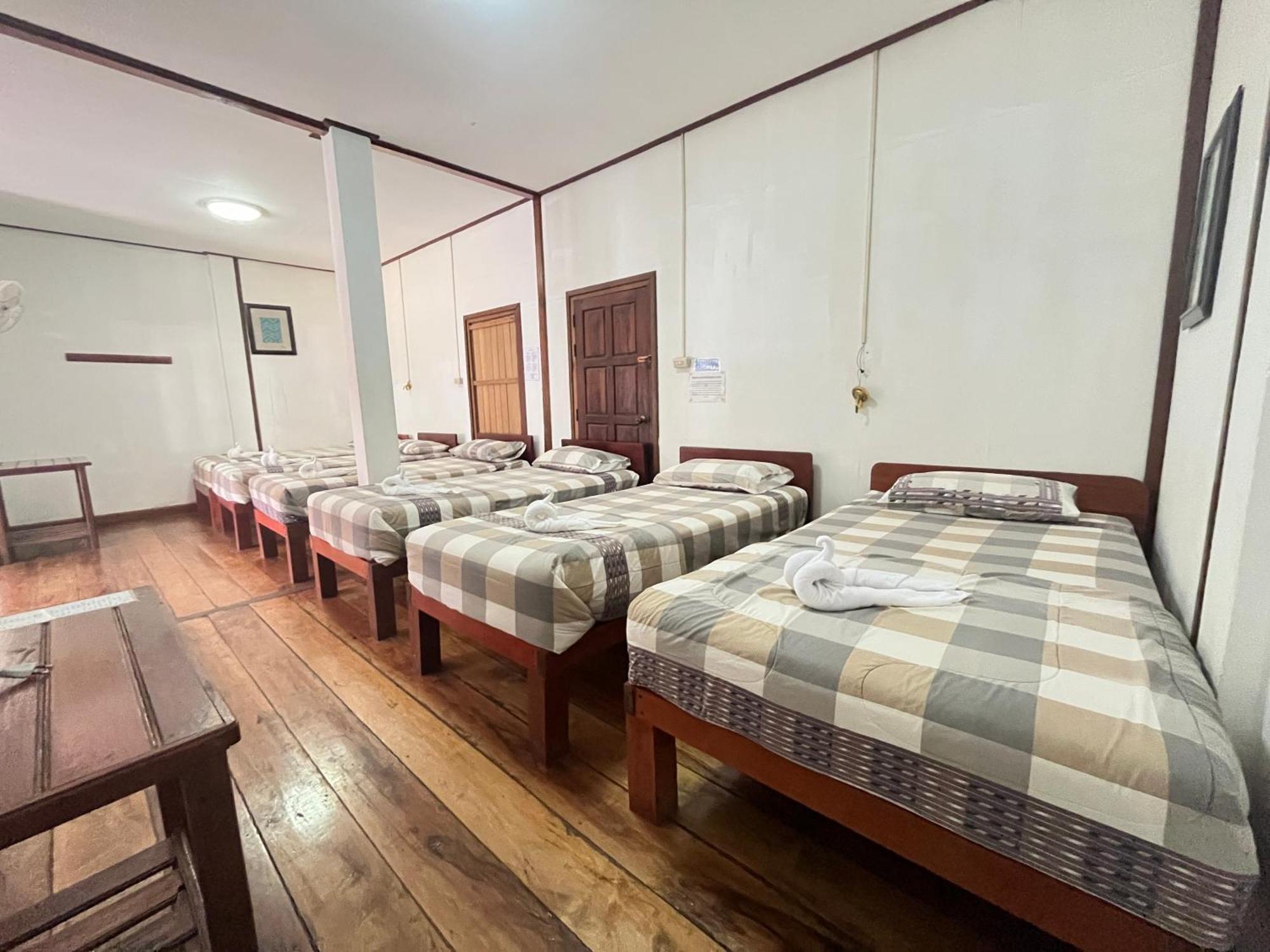 Sanhak Guesthouse 1 Ban Nahin-Nai Exterior photo