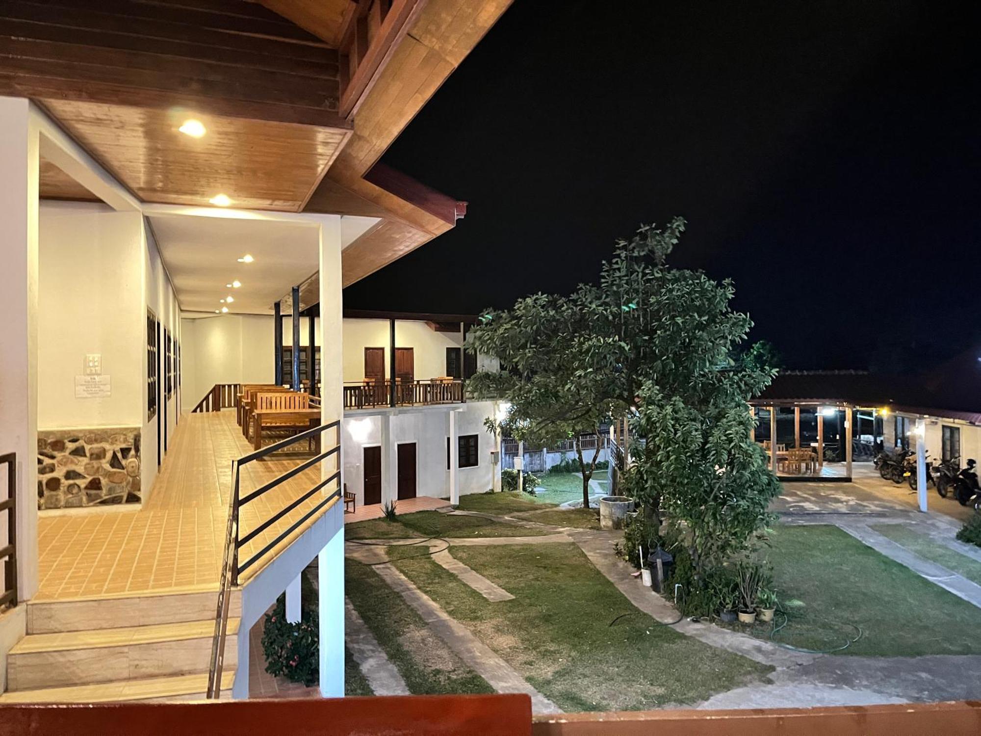 Sanhak Guesthouse 1 Ban Nahin-Nai Exterior photo